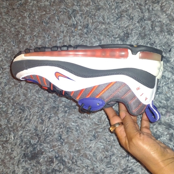 ✨Nike Air Max 98✨Phoenix Sun's Men's Size 6.5 Gun Smoke Team Orange - Picture 4 of 6